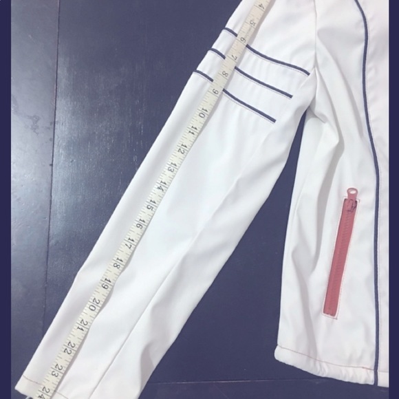 VINTAGE BEVERLY HILLS  WHITE LEATHER JACKET - Picture 6 of 8